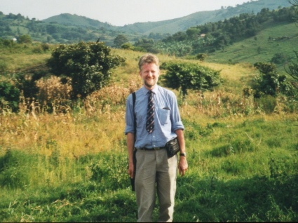 Jean-François Mayer, rédacteur responsable de Religioscope, au cours d'un voyage de recherche en Ouganda en 2001.